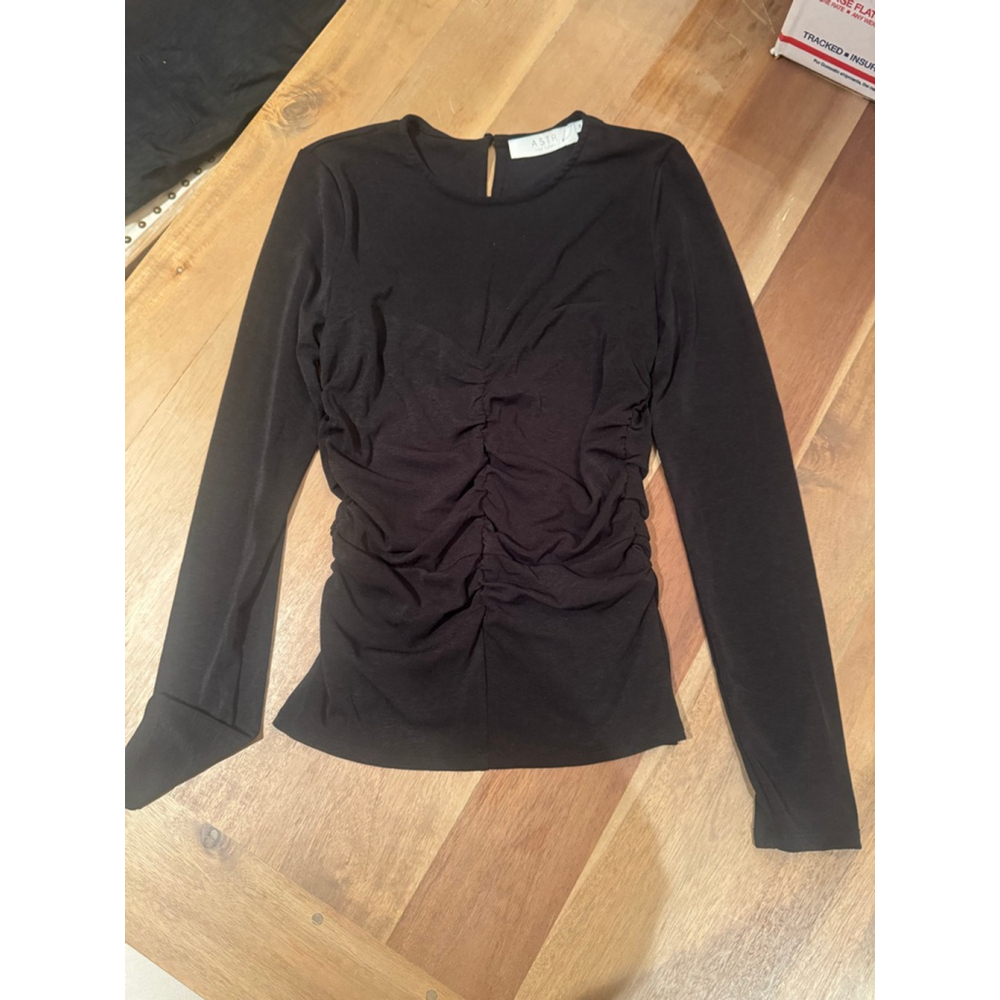 ASTR THE LABEL Black Long Sleeve Ruched Tee - Medium - Picture 4 of 9
